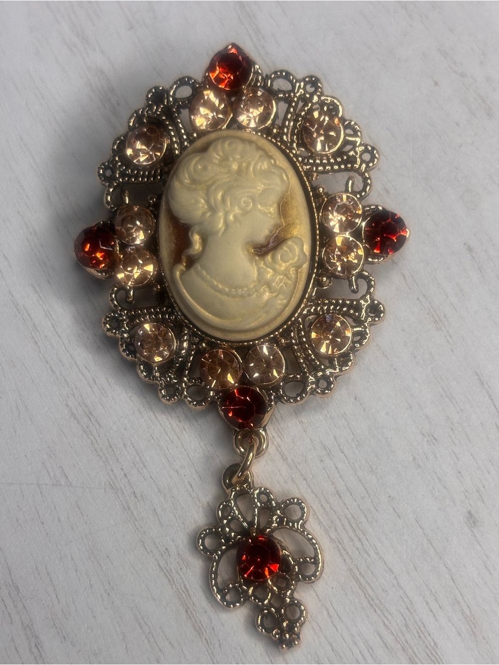 Victorian Style Cameo Brooch Pin Gold Tone Rhinestone Dangle Accent New